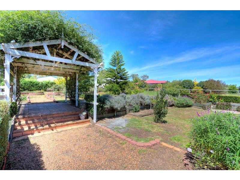 38 Highland Park Road, Meringandan West QLD 4352
