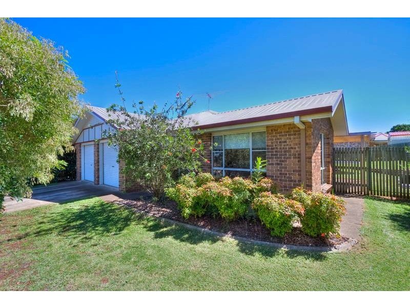 9 Gainsborough Drive, Glenvale QLD 4350