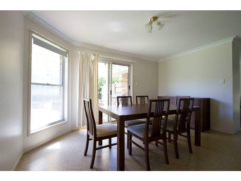 9 Gainsborough Drive, Glenvale QLD 4350