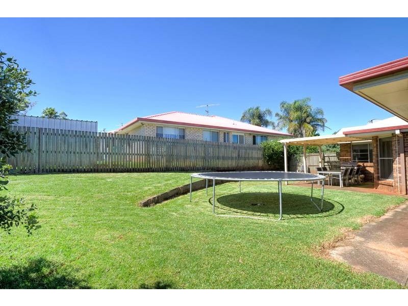 9 Gainsborough Drive, Glenvale QLD 4350
