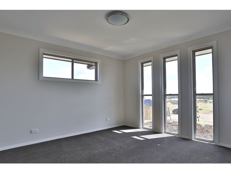 13 Goshawk Drive, Highfields QLD 4352