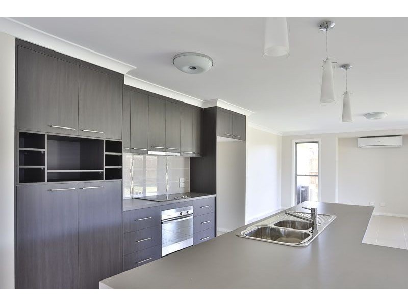 13 Goshawk Drive, Highfields QLD 4352