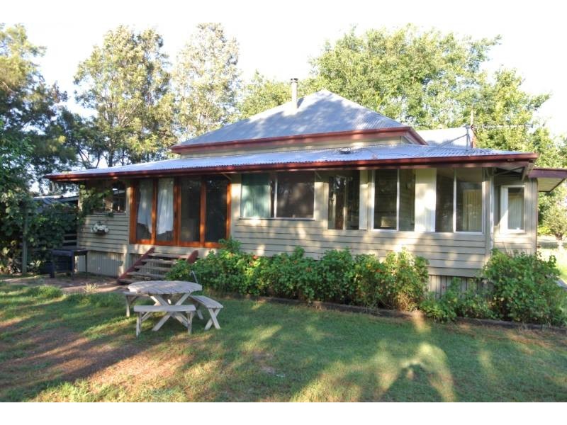 14 Paulsens Road, Gowrie Junction QLD 4352