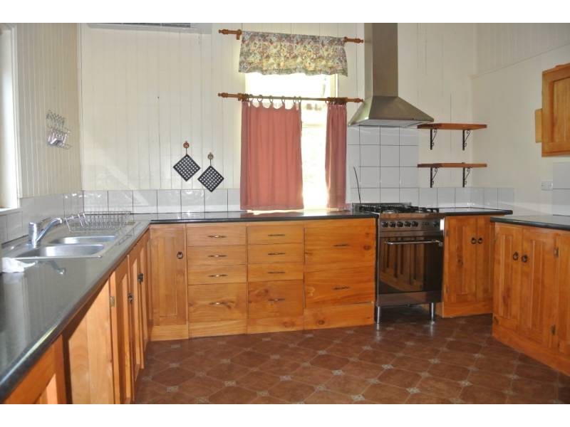 14 Paulsens Road, Gowrie Junction QLD 4352