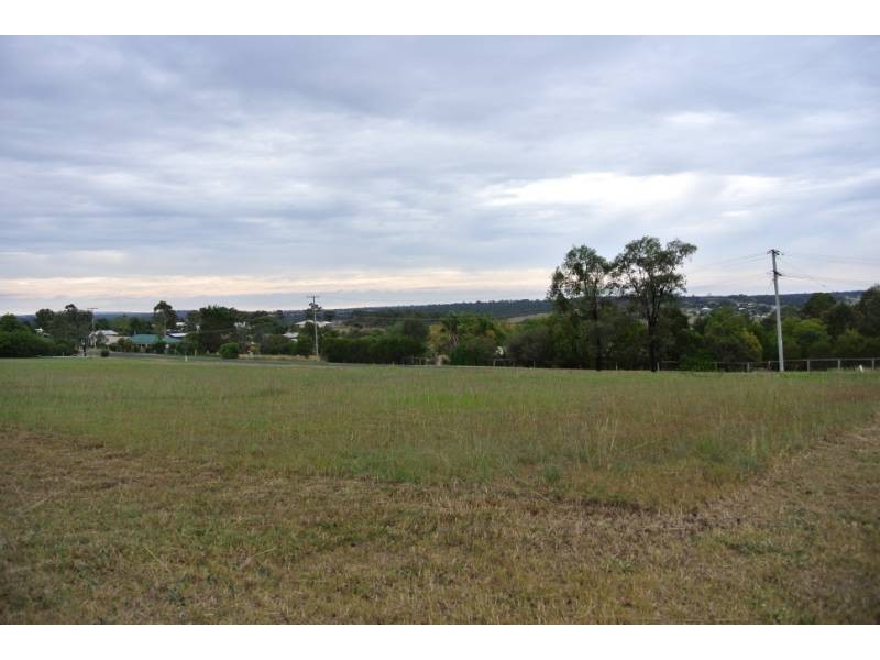 15 Oakey-Meringandan Road, Meringandan West QLD 4352