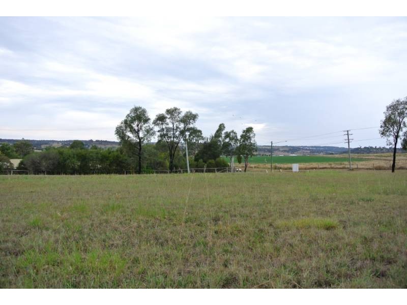 15 Oakey-Meringandan Road, Meringandan West QLD 4352