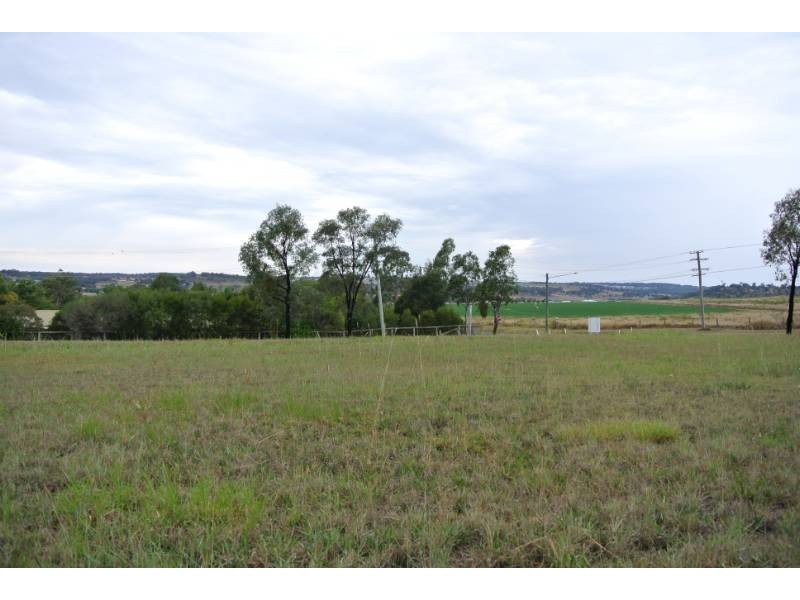 15 Oakey-Meringandan Road, Meringandan West QLD 4352