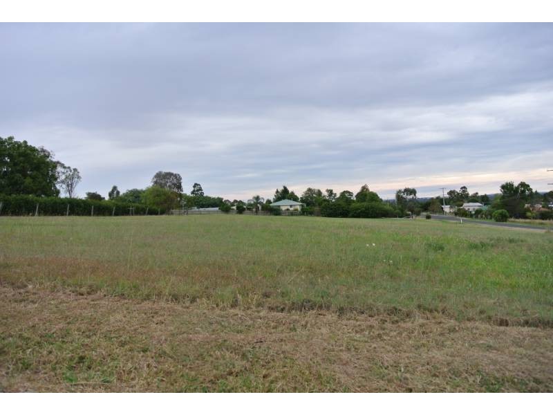 15 Oakey-Meringandan Road, Meringandan West QLD 4352