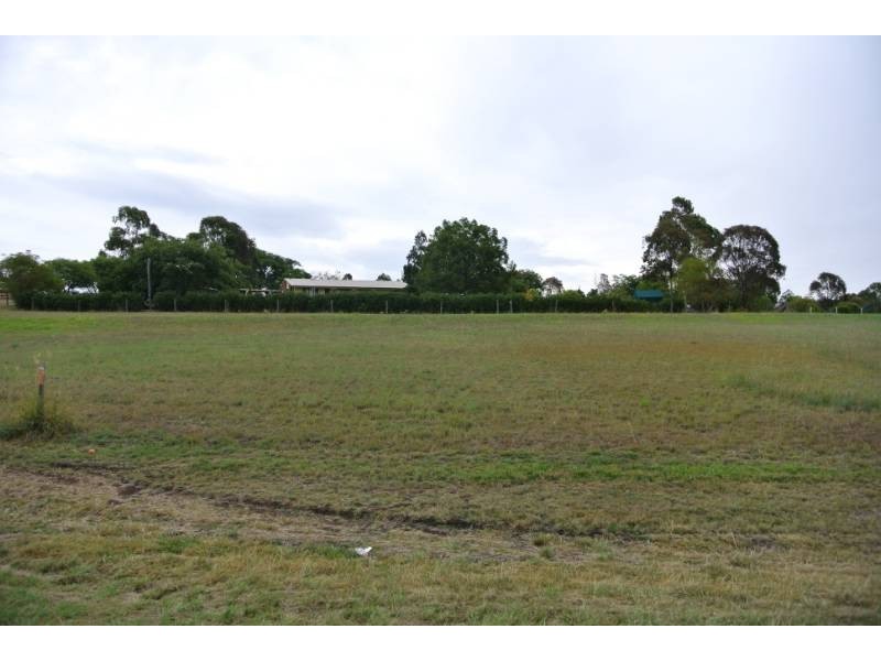 15 Oakey-Meringandan Road, Meringandan West QLD 4352