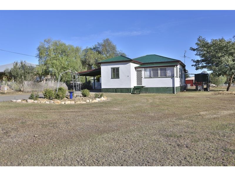 30 Cooke Street, Goombungee QLD 4354