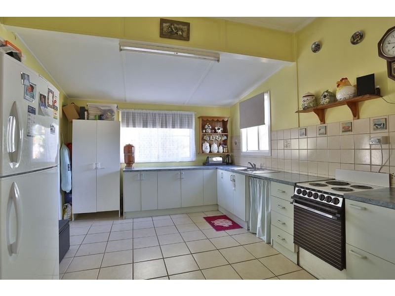 30 Cooke Street, Goombungee QLD 4354