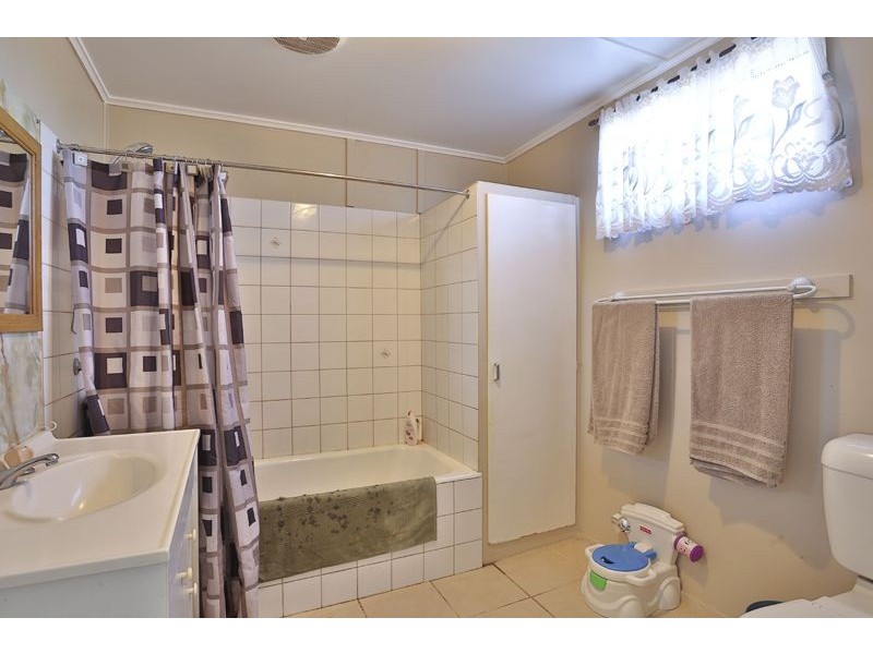 30 Cooke Street, Goombungee QLD 4354