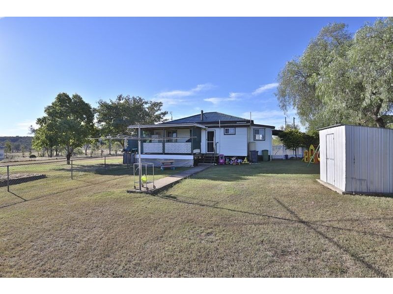 30 Cooke Street, Goombungee QLD 4354
