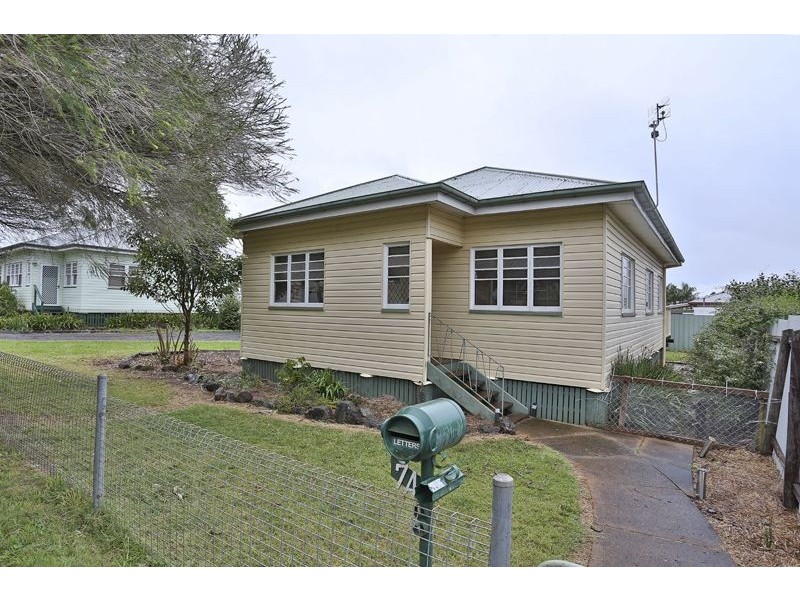 7a Victory Street, Newtown QLD 4350