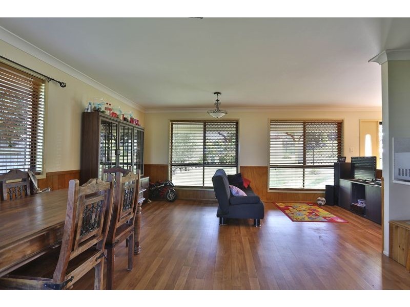 8 Conquest Court, Wilsonton QLD 4350