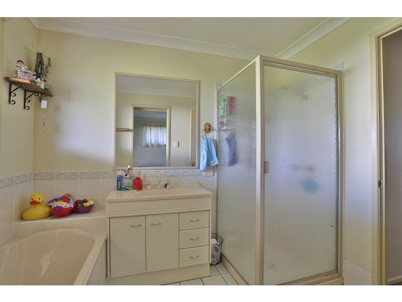 8 Conquest Court, Wilsonton QLD 4350