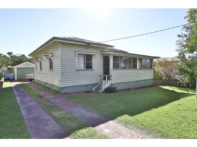 57 Hillview Avenue, Newtown QLD 4350