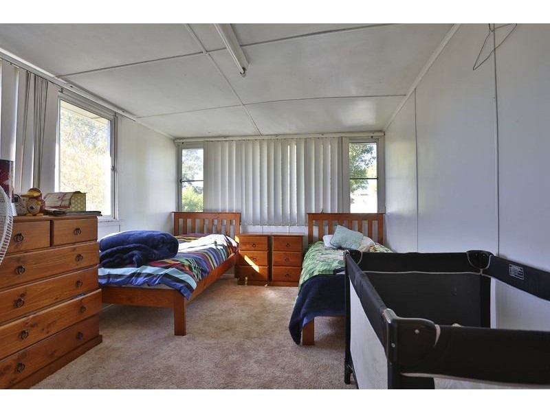 57 Hillview Avenue, Newtown QLD 4350