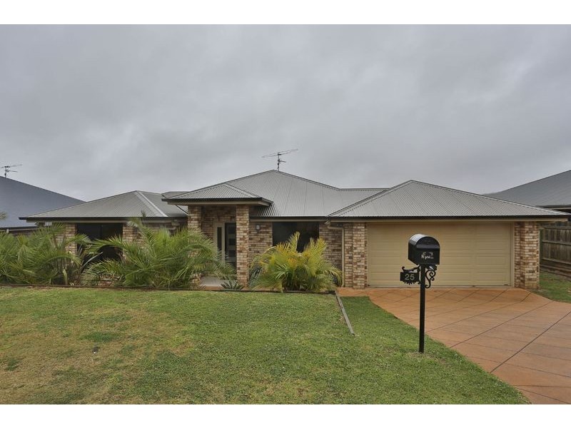 25 Smythe Drive, Highfields QLD 4352