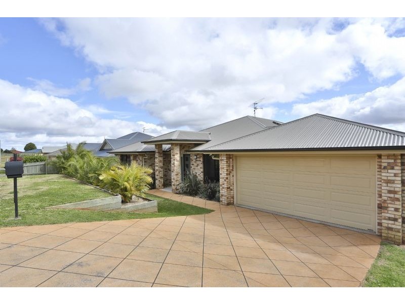 25 Smythe Drive, Highfields QLD 4352