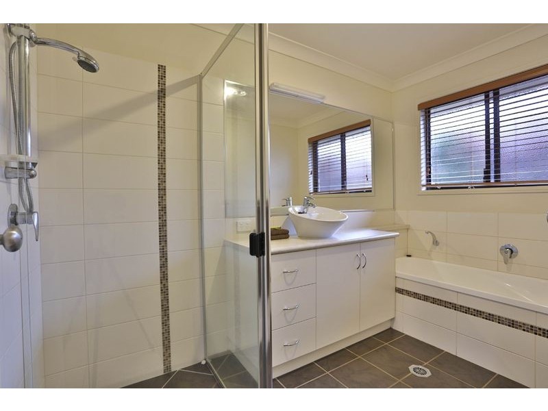 25 Smythe Drive, Highfields QLD 4352