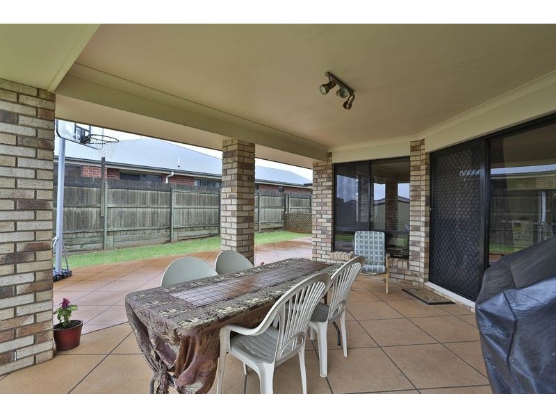 25 Smythe Drive, Highfields QLD 4352