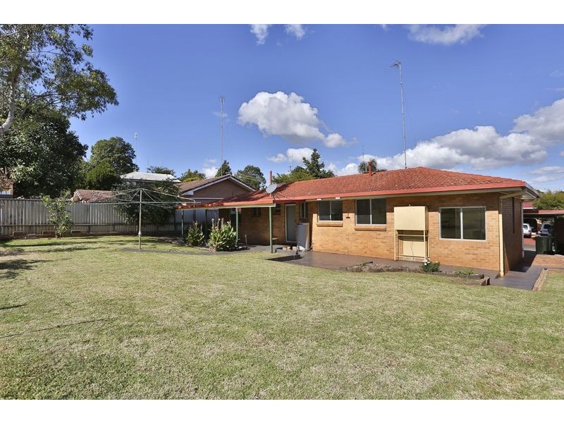 5 Athol Street, Harlaxton QLD 4350