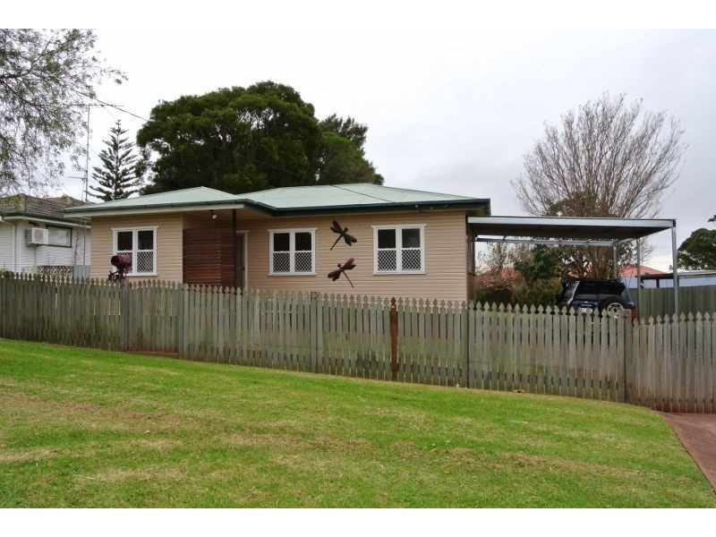 12 Murray Street, North Toowoomba QLD 4350