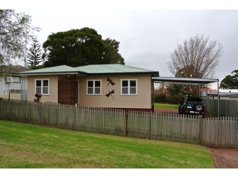 12 Murray Street, North Toowoomba QLD 4350