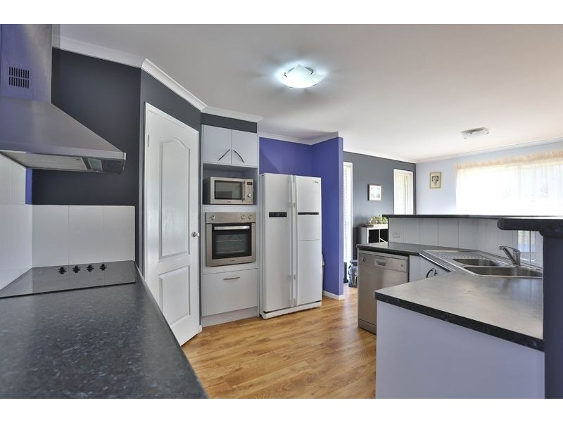 2 Highland Park Road, Meringandan West QLD 4352