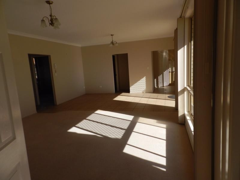 10/23 Lendrum Street, Newtown QLD 4350