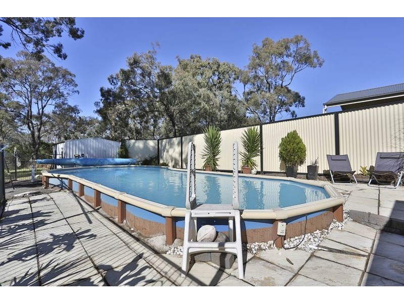 17 Highland Park Road, Meringandan West QLD 4352