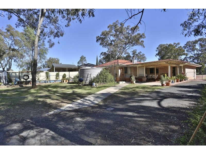 17 Highland Park Road, Meringandan West QLD 4352
