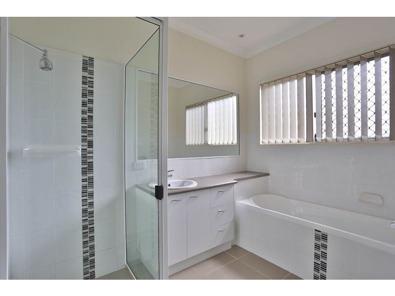 2 Vicky Avenue, Crows Nest QLD 4355