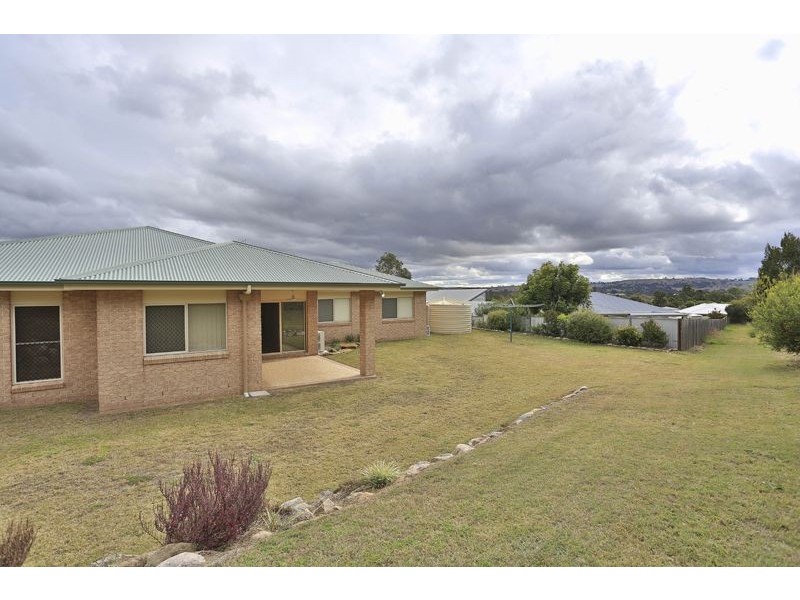 2 Vicky Avenue, Crows Nest QLD 4355