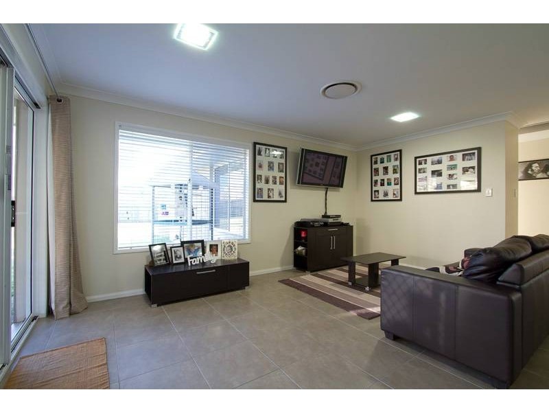 26 Shoesmith Drive, Westbrook QLD 4350