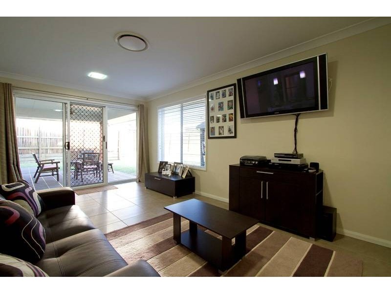 26 Shoesmith Drive, Westbrook QLD 4350