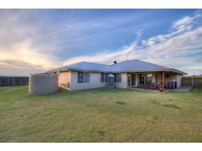 26 Shoesmith Drive, Westbrook QLD 4350