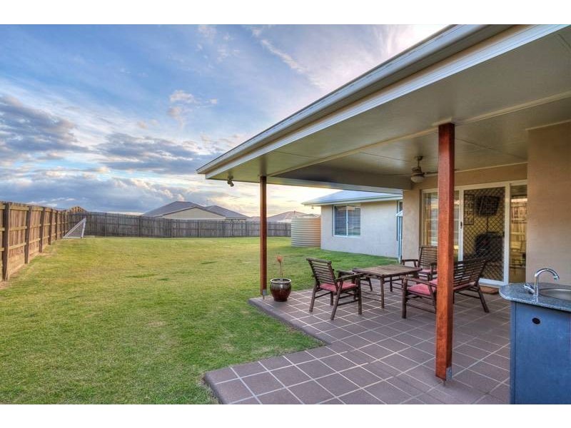 26 Shoesmith Drive, Westbrook QLD 4350