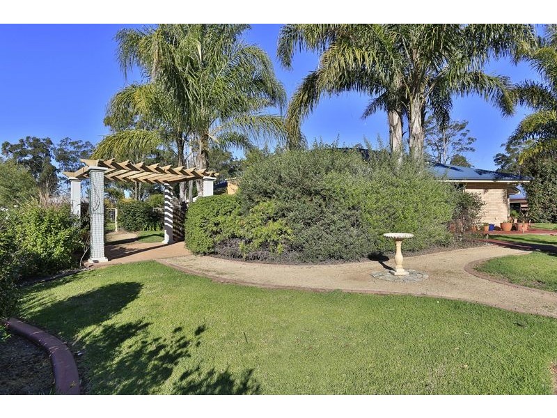 1 Flinders Street, Cabarlah QLD 4352