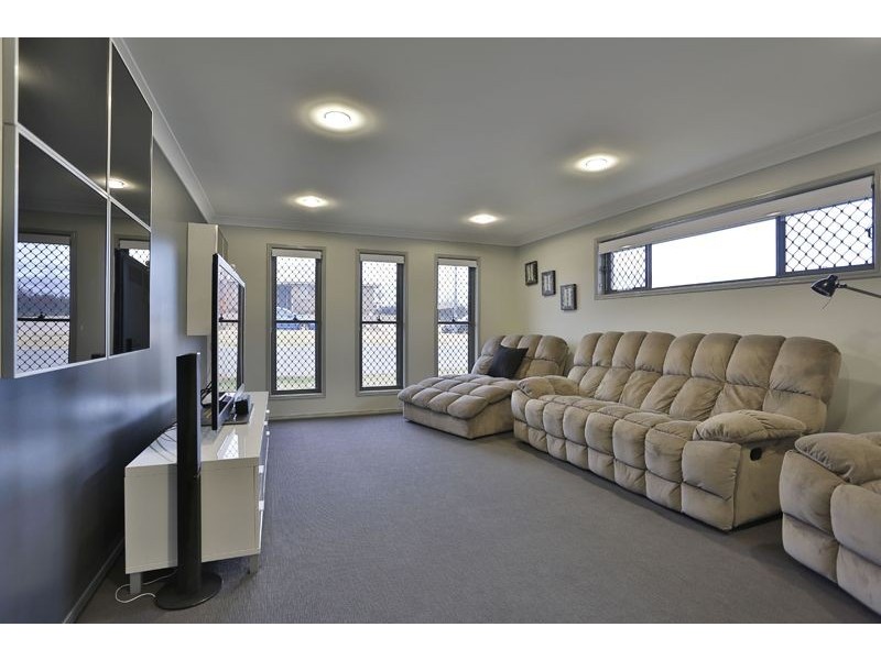 11 Alexander Avenue, Highfields QLD 4352