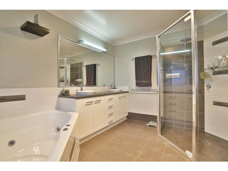 11 Alexander Avenue, Highfields QLD 4352