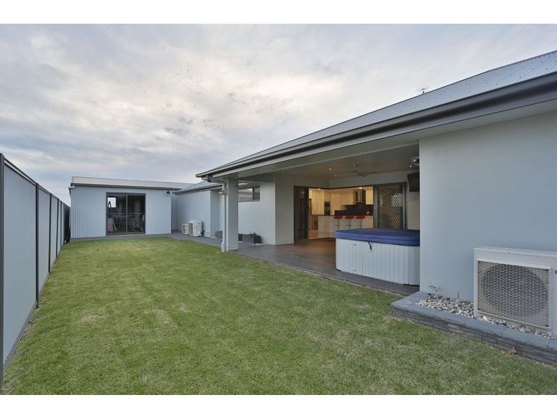 11 Alexander Avenue, Highfields QLD 4352