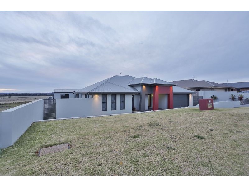 11 Alexander Avenue, Highfields QLD 4352