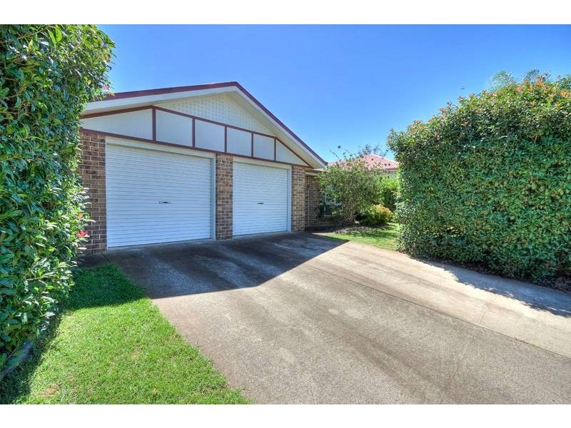 9 Gainsborough Drive, Glenvale QLD 4350