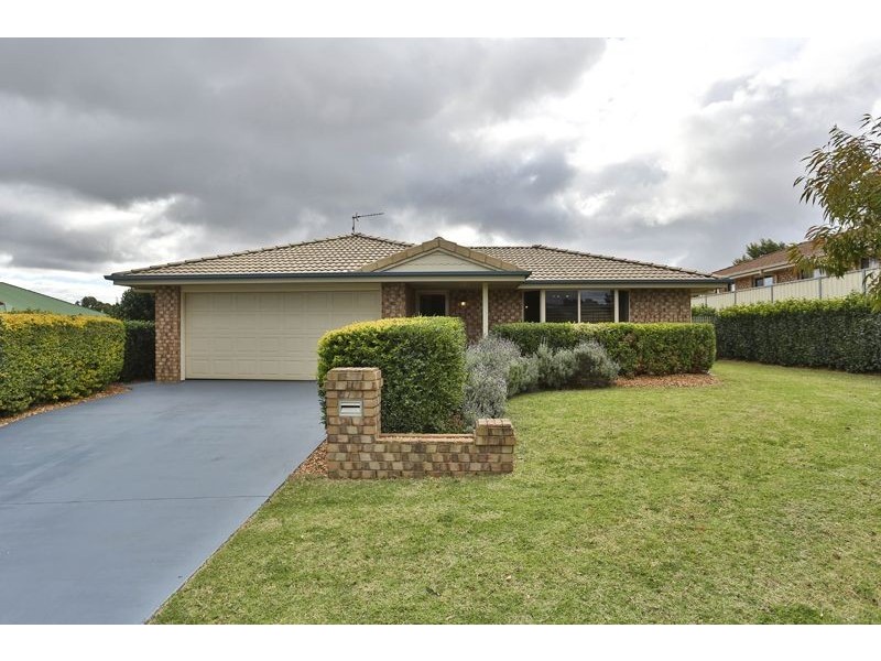 7 Kensington Court, Darling Heights QLD 4350