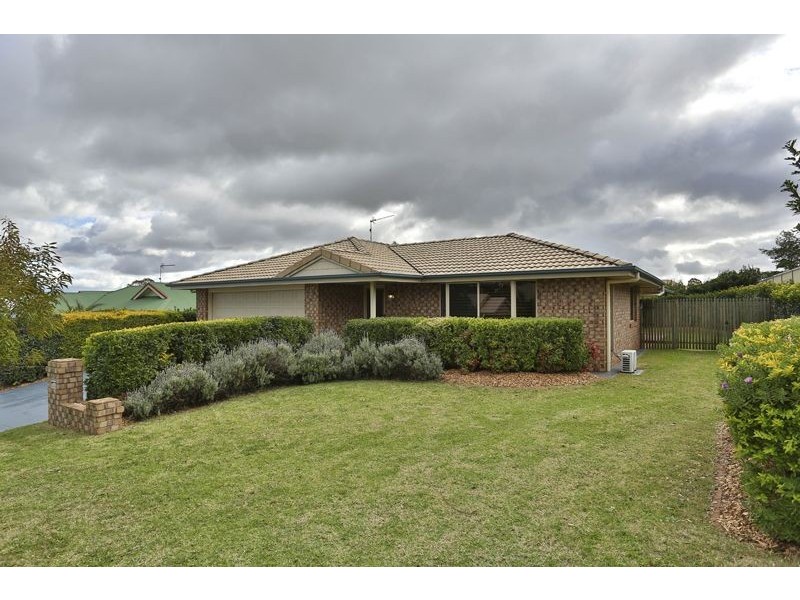 7 Kensington Court, Darling Heights QLD 4350