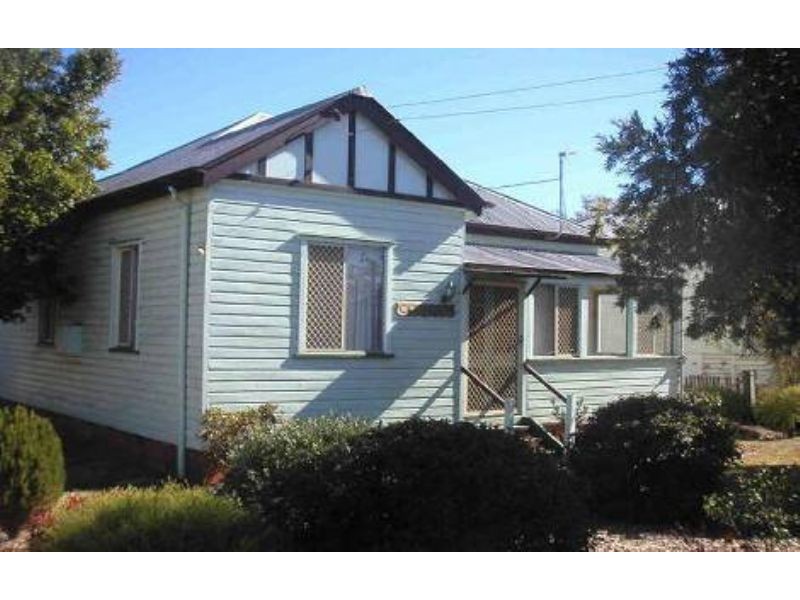 11 Bothwell Street, Newtown QLD 4350