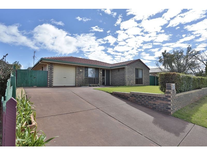 7 Yalumba Crescent, Wilsonton Heights QLD 4350