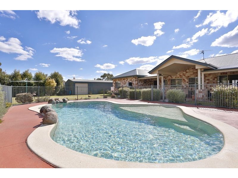 21 Bass Street, Cabarlah QLD 4352